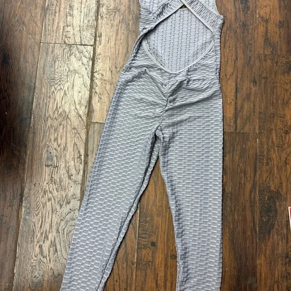 Gray Textured Women's Jumpsuit. <<<<<145>>>> - Picture 8 of 9